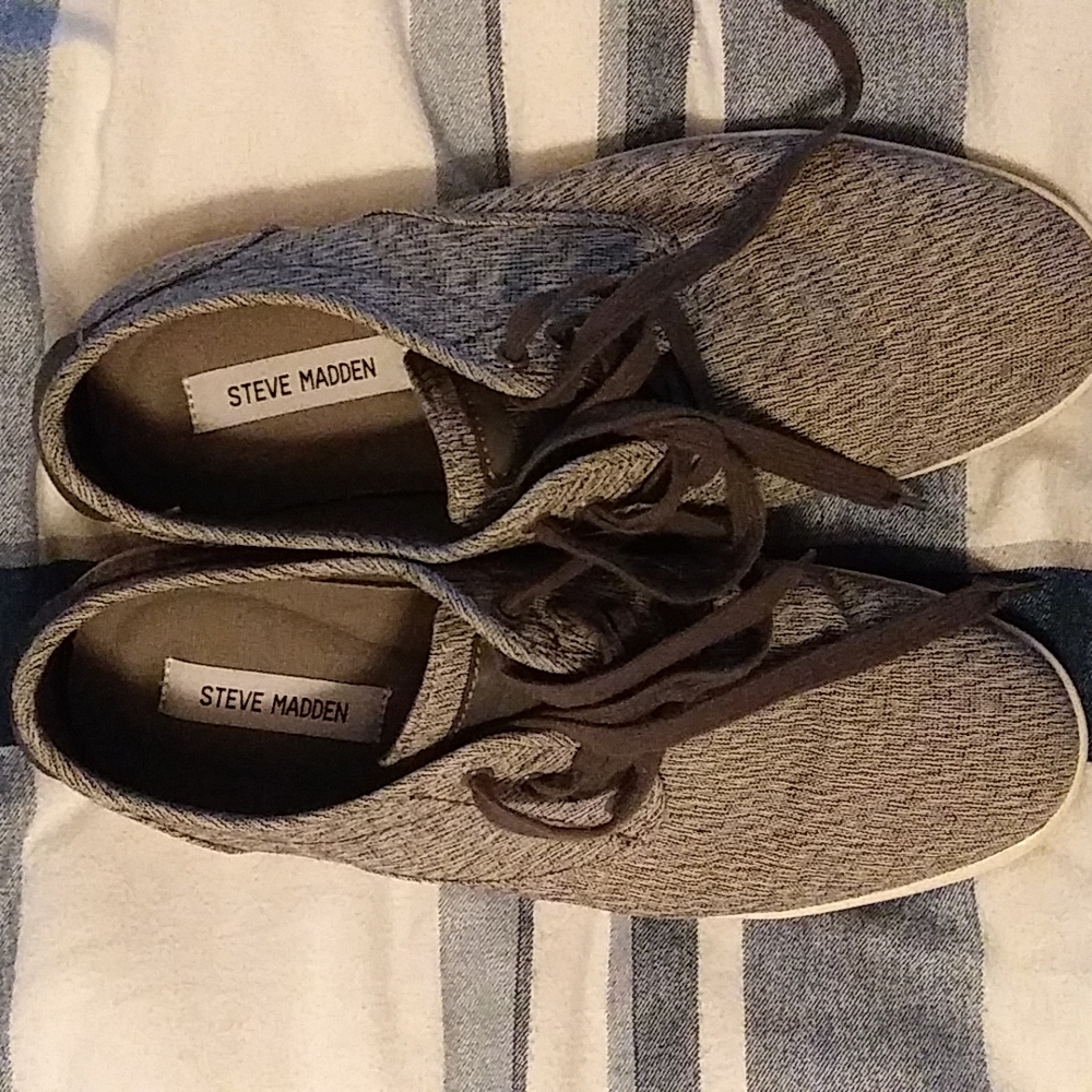 Steve Madden sneakers size 10 gray